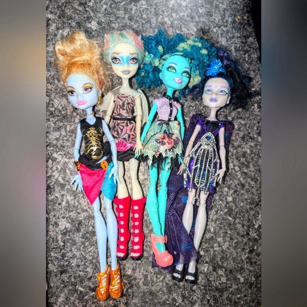 Bundle of Monster High Dolls